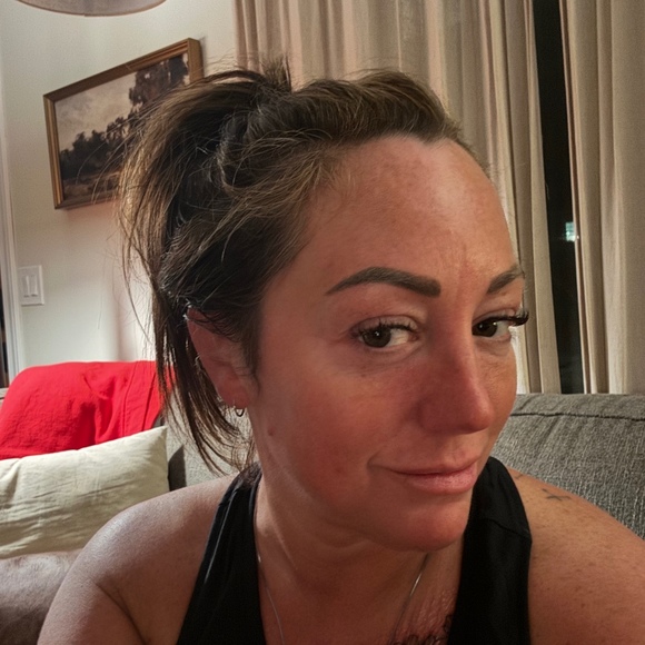 Meet your Posher, Leanne - Picture 1 of 1